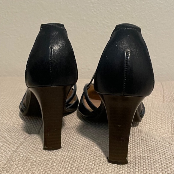 Navy Heels - Sz. 8.5 - Picture 4 of 4